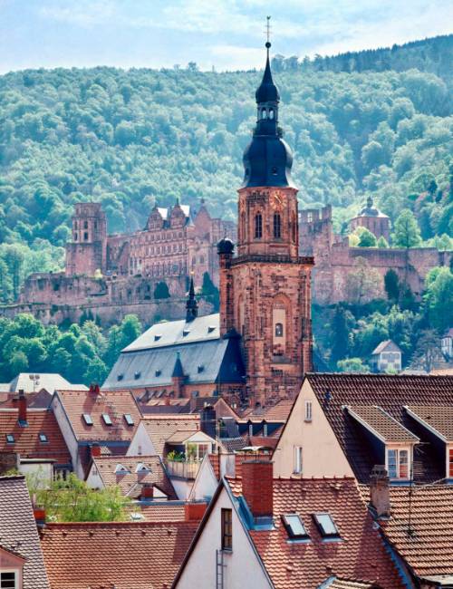 Heidelberger Kirchenturm im Sommer