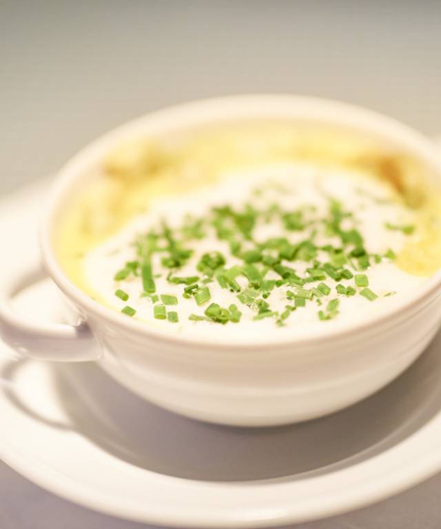 Creme Suppe mit Schnittlauch